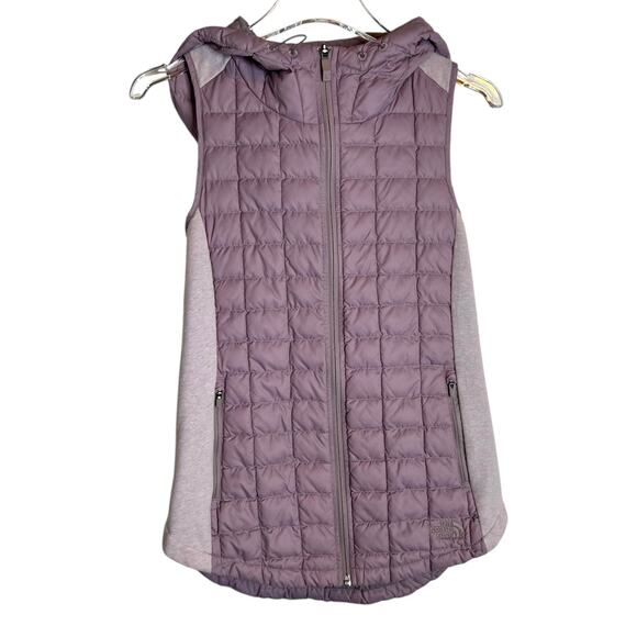 TNF Thermoball Quilted Insulated Hooded Softshell Vest in Purple Women's Small - Picture 3 of 15